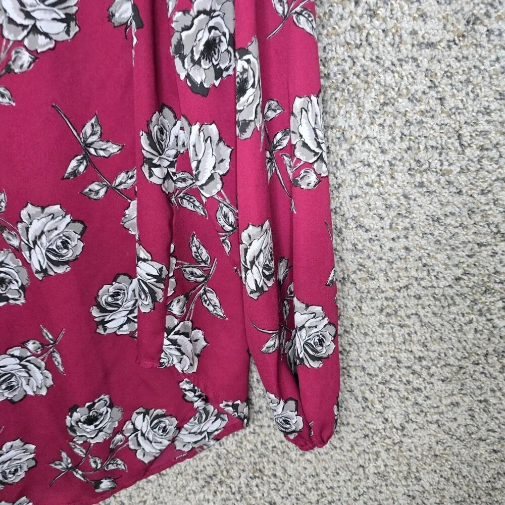 Torrid Top Womens 00 US 10 Burgundy Floral Print Semi Sheer Keyhole Neck‎ Blouse